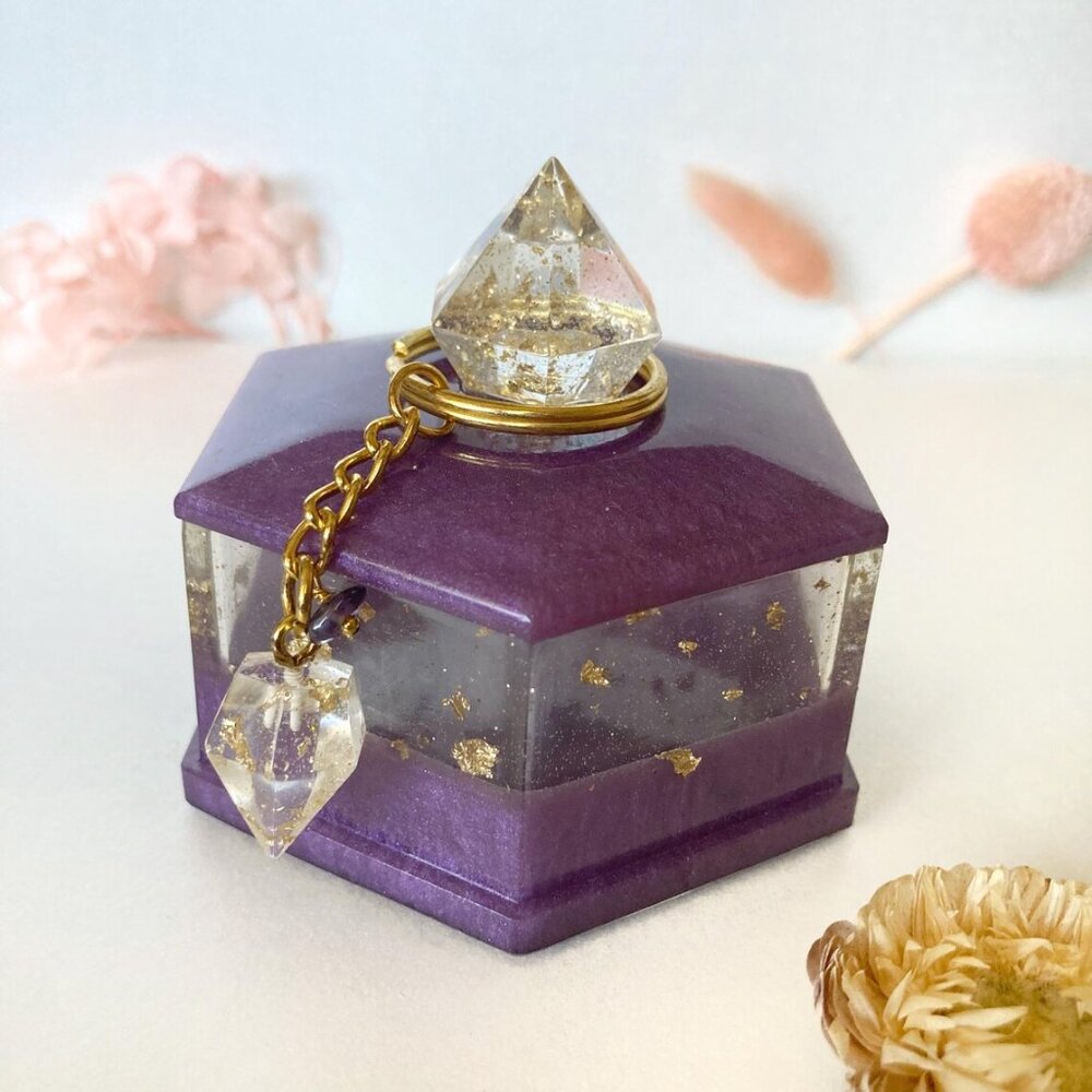 Handmade Resin Trinket box / Trinket Box with Lid - Picture 2 of 3